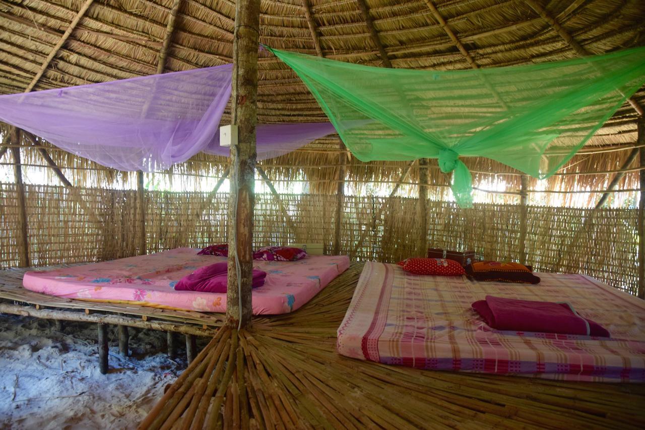 Suns Of Beaches Hostel Koh Rong Buitenkant foto