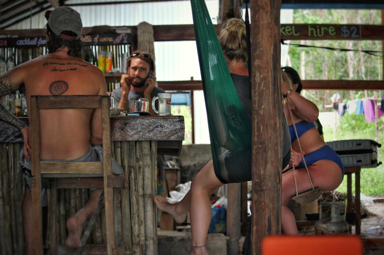 Suns Of Beaches Hostel Koh Rong Buitenkant foto