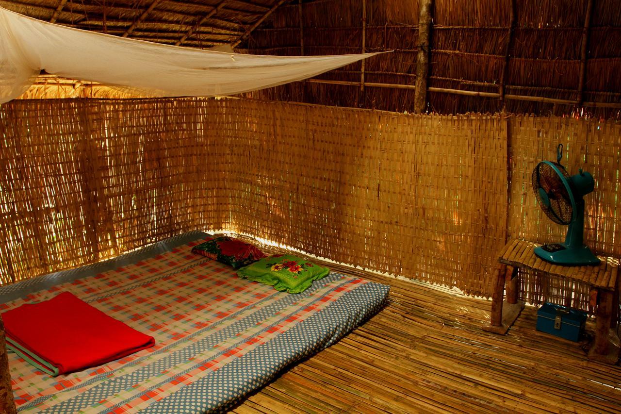 Suns Of Beaches Hostel Koh Rong Buitenkant foto